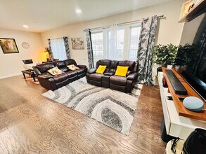 51 Aspen Way in Hopkinton, MA - Building Photo - Building Photo