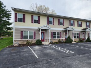 7529 Crosscreek Dr, Unit 7533 in Temperance, MI - Building Photo - Building Photo