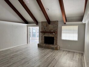 2300 Aster Way in Tallahassee, FL - Foto de edificio - Building Photo