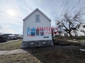 616 W Tennessee St in Evansville, IN - Building Photo