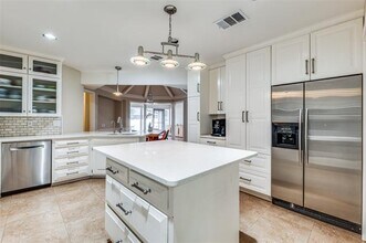 6809 Vineridge Dr in Dallas, TX - Building Photo - Building Photo
