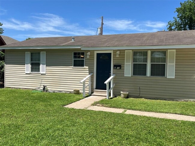 property at 2213 Isabella St