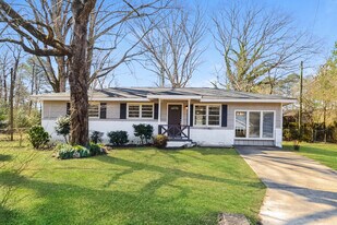 207 Polly Reed Rd NE in Center Point, AL - Building Photo