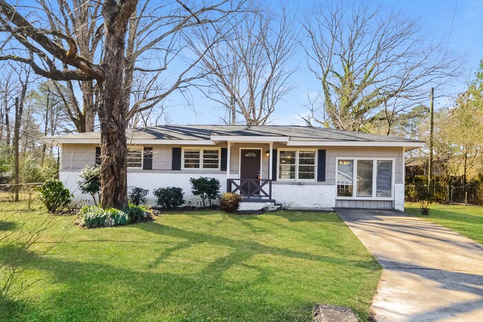 207 Polly Reed Rd NE in Center Point, AL - Building Photo