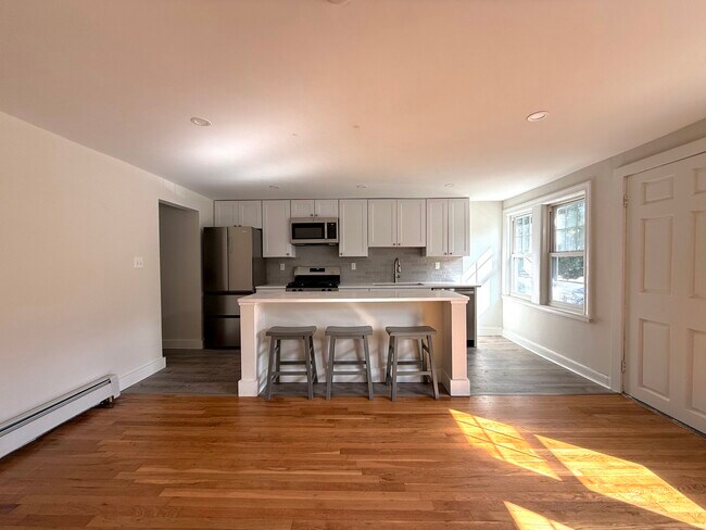 5297 Washington St, Unit 1 in Boston, MA - Building Photo - Building Photo
