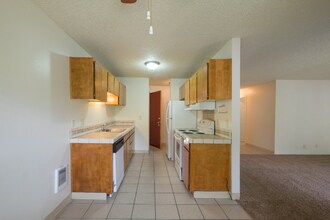 134 East St in Oregon City, OR - Building Photo - Building Photo