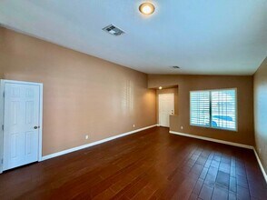 280 Pear Meadow St in Henderson, NV - Building Photo - Building Photo