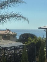 5726 La Jolla Blvd in San Diego, CA - Building Photo