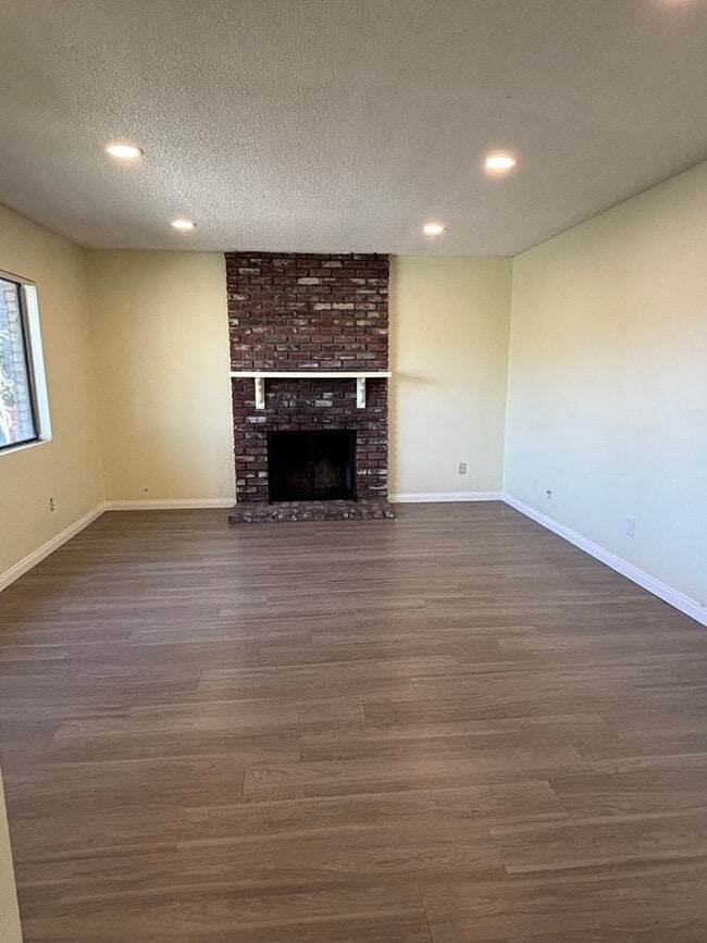 6065 California Ave in Long Beach, CA - Building Photo - Building Photo