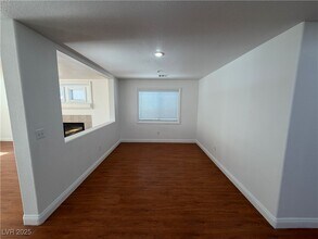 9843 Ashton Pines Ct in Las Vegas, NV - Building Photo - Building Photo