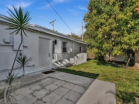 4941 SW 44th Ave in Fort Lauderdale, FL - Building Photo