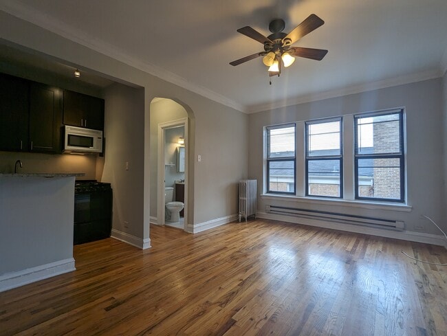 4616 N Paulina St, Unit #4614-311 in Chicago, IL - Foto de edificio - Building Photo