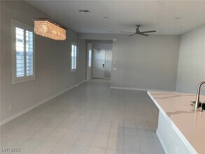 819 Silverton Spgs St in Henderson, NV - Building Photo - Building Photo