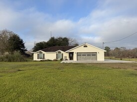 12063 Dishman Rd in Beaumont, TX - Building Photo