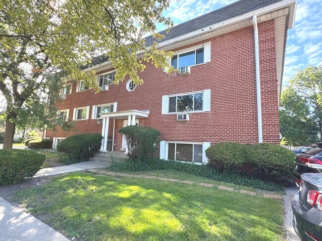 property at 727 S Maple Ave