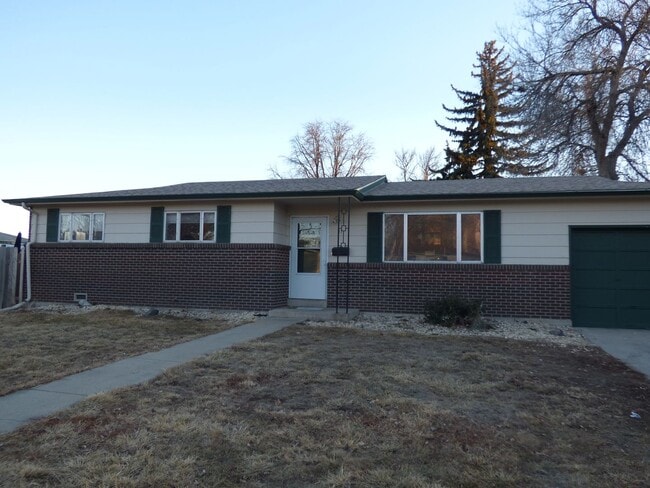 property at 11 Denise Pl