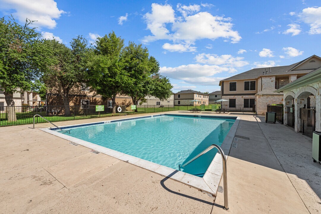 Huntington Meadows in Austin, TX - Foto de edificio