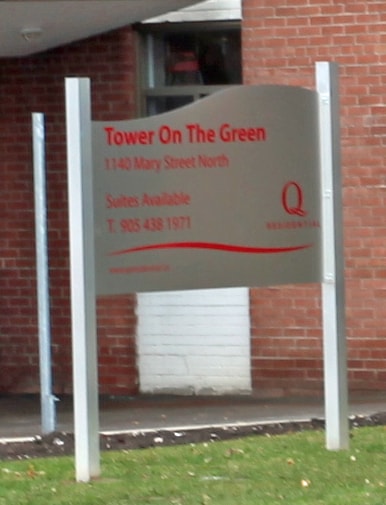 Tower On The Green in Oshawa, ON - Building Photo - Building Photo