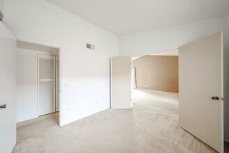 102 W Concorda Dr in Tempe, AZ - Building Photo - Building Photo