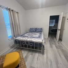 4584 Tamarind Dr, Unit A in Pace, FL - Foto de edificio - Building Photo