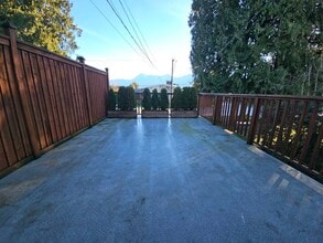 9705 McNaught Rd in Chilliwack, BC - Building Photo - Building Photo