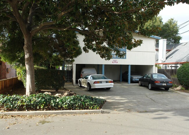 250 Palo Alto Ave in Mountain View, CA - Foto de edificio - Building Photo