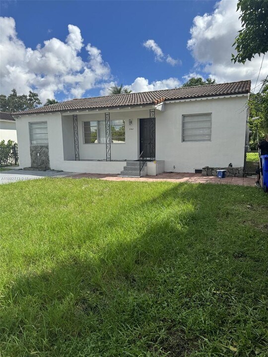 345 SW 49th Ave in Coral Gables, FL - Building Photo