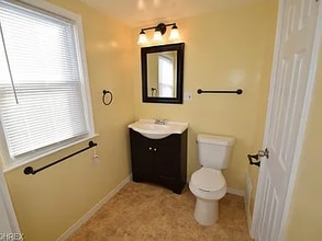5710 Westlake Ave in Parma, OH - Building Photo - Building Photo