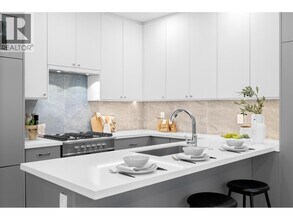 885 E King Edward Ave in Vancouver, BC - Building Photo - Building Photo