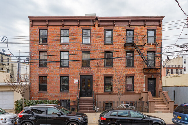 109 Wolcott St in Brooklyn, NY - Building Photo - Building Photo