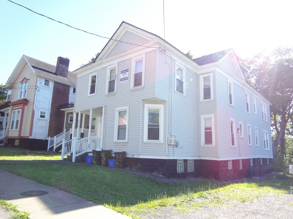 216 Westcott St, Unit 1 in Syracuse, NY - Building Photo