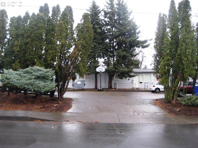 4714 SE 83rd Ave in Portland, OR - Building Photo