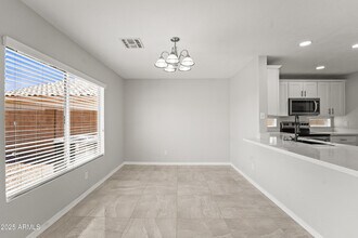 11215 W Heatherbrae Dr in Phoenix, AZ - Building Photo - Building Photo