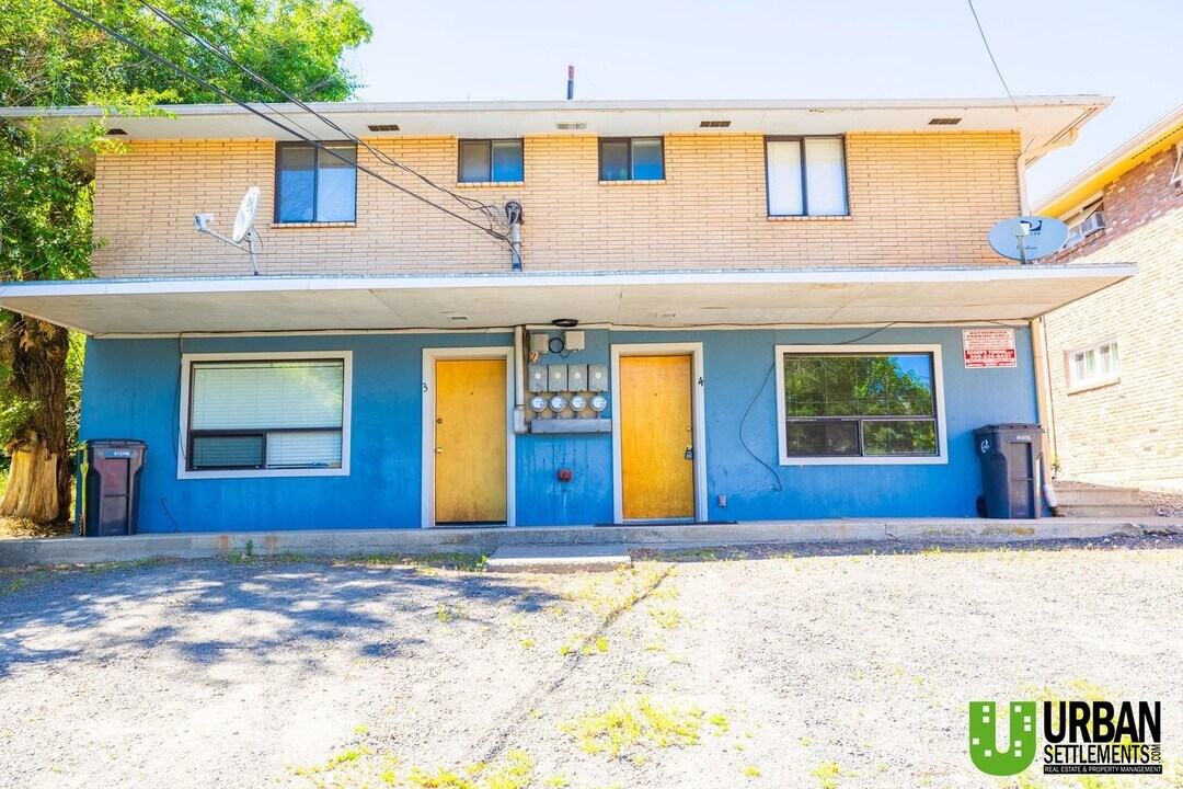 611 3rd St, Unit #4 in Cheney, WA - Building Photo