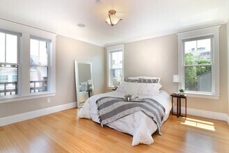 276 Bowen St in Boston, MA - Building Photo - Building Photo
