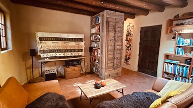 824 Canyon Rd in Santa Fe, NM - Building Photo - Building Photo