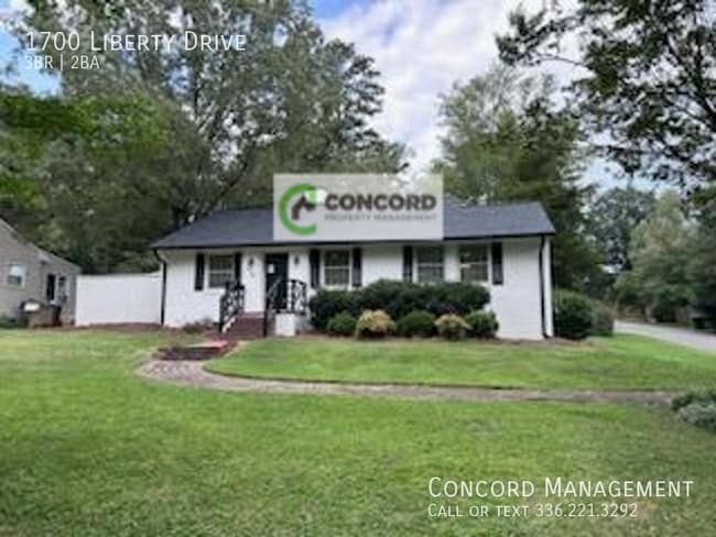 1700 Liberty Dr in Greensboro, NC - Building Photo - Building Photo