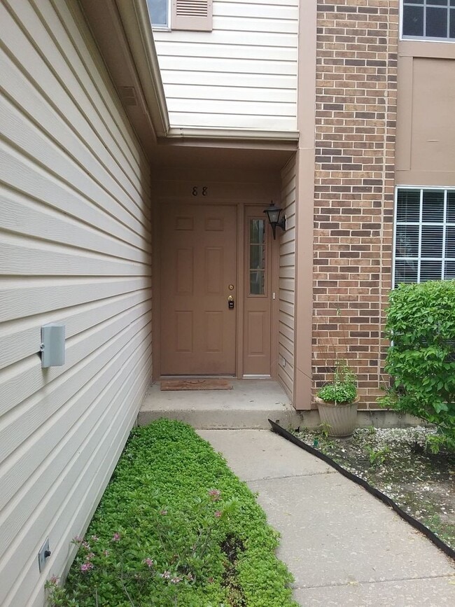 88 Wiltshire Ct in Gurnee, IL - Building Photo - Building Photo