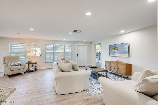 1410 Curlew Ave in Naples, FL - Building Photo - Building Photo