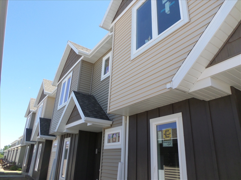 Heart Ridge I and II in Mandan, ND - Building Photo