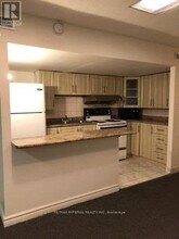 657 Thamesford Terrace in Mississauga, ON - Building Photo - Building Photo