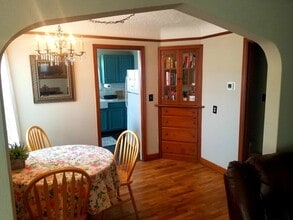 1730 18th St NE in Salem, OR - Foto de edificio - Building Photo