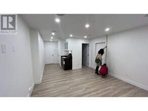 30XX E 56th Ave in Vancouver, BC - Building Photo - Building Photo