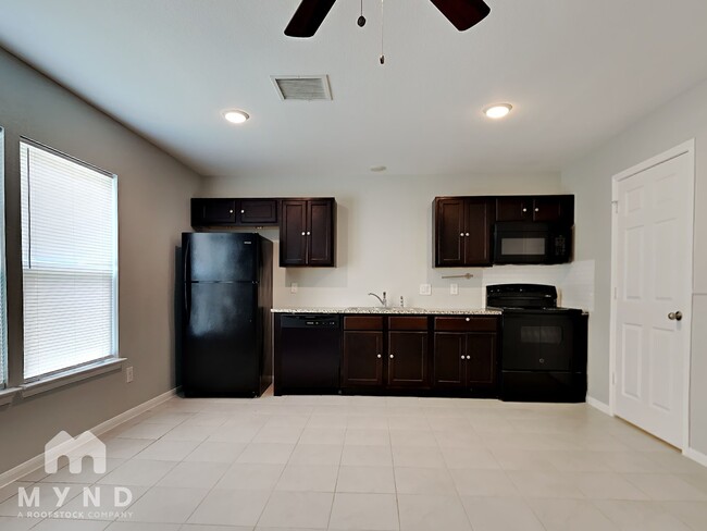 16696 E Ivanhoe St in Montgomery, TX - Building Photo - Building Photo