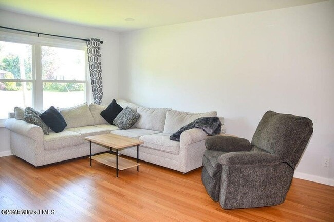 20 Marie Pkwy in Albany, NY - Building Photo - Building Photo