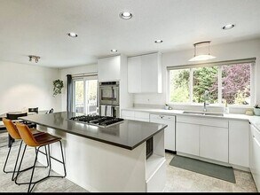 8500 SW 184th Loop in Beaverton, OR - Foto de edificio - Building Photo