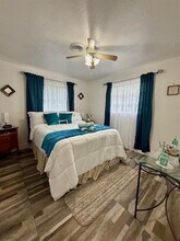 7140 SW 16th St in Pembroke Pines, FL - Foto de edificio - Building Photo