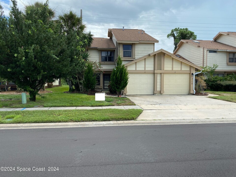 3760 Sawgrass Dr in Titusville, FL - Building Photo