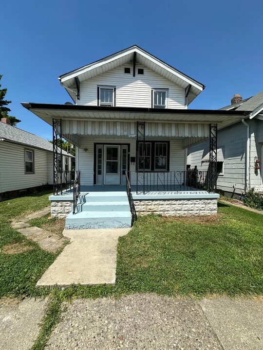2021 Madison Ave in Hamilton, OH - Building Photo