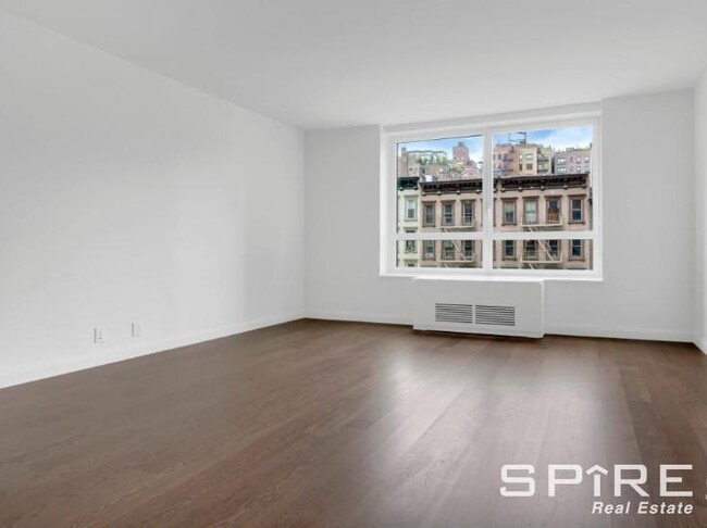 200 E 94th St in New York, NY - Building Photo - Building Photo